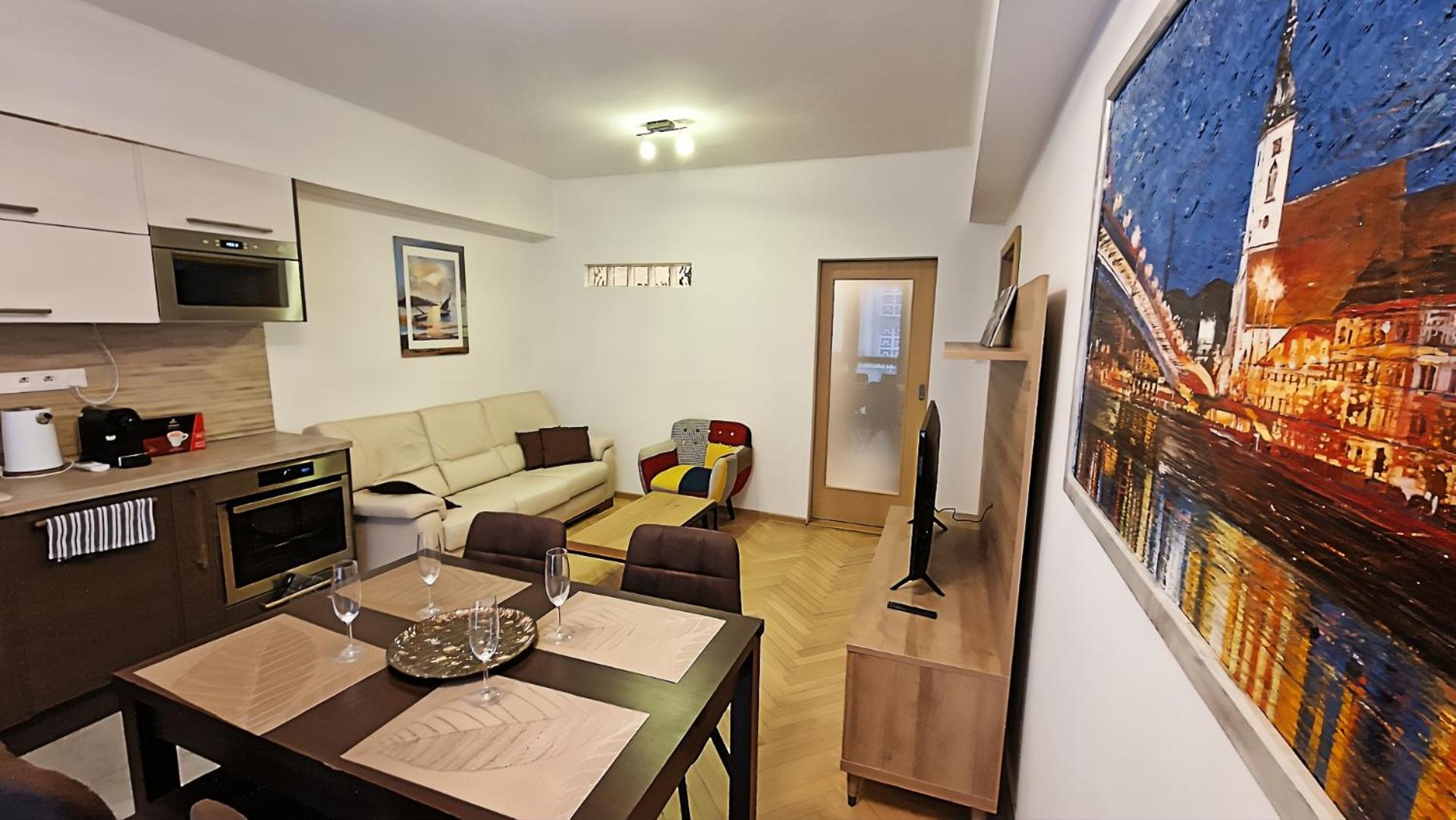 3 Room City Center Apartment By Bratislavatrip Eksteriør billede